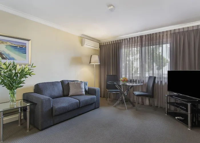 Riverside One-Bedroom King Suite