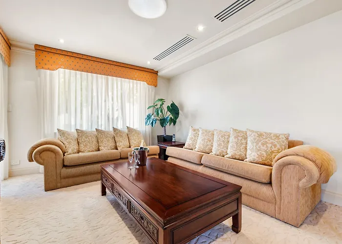 Riverside One-Bedroom King Suite