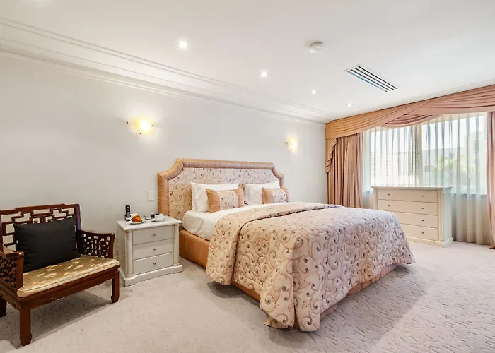 Riverside One-Bedroom King Suite