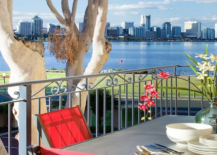 Riverside One-Bedroom King Suite